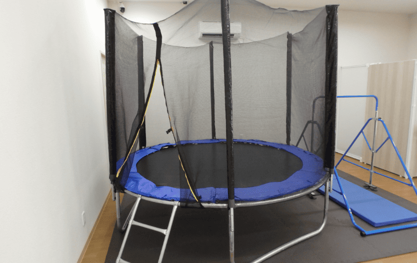 大型トランポリン